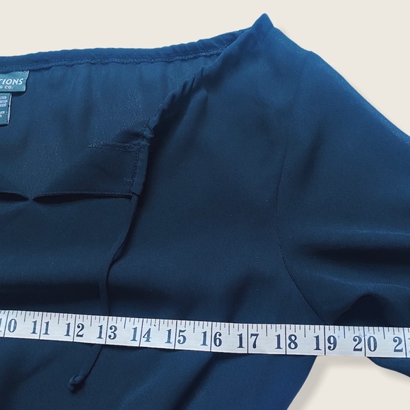 Notations Co. Black blouse with ruffle detailing - Picture 4 of 10